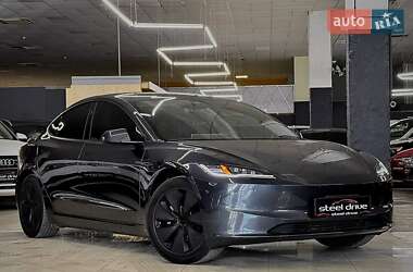 Седан Tesla Model 3 2024 в Николаеве