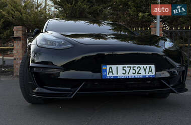 Седан Tesla Model 3 2022 в Києві