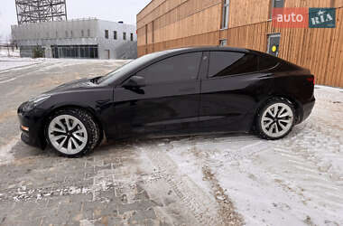 Седан Tesla Model 3 2022 в Львове