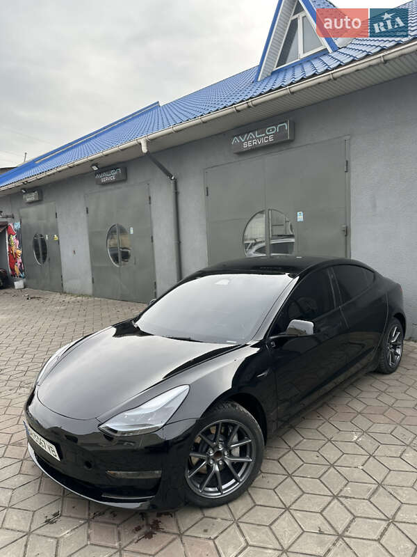 Седан Tesla Model 3 2023 в Одесі