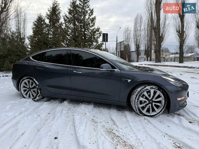 Седан Tesla Model 3 2018 в Житомирі