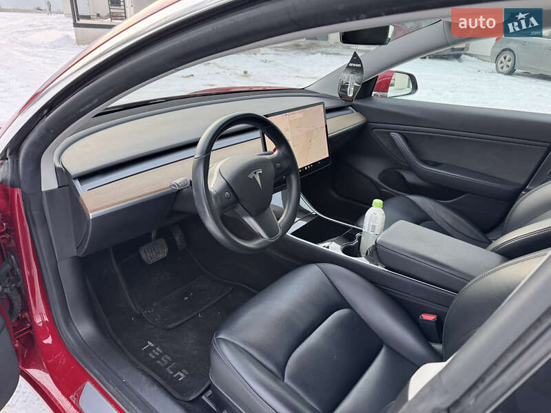 Седан Tesla Model 3 2019 в Луцке