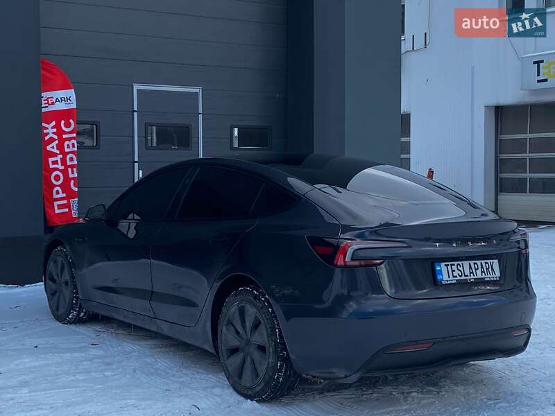Седан Tesla Model 3 2024 в Киеве