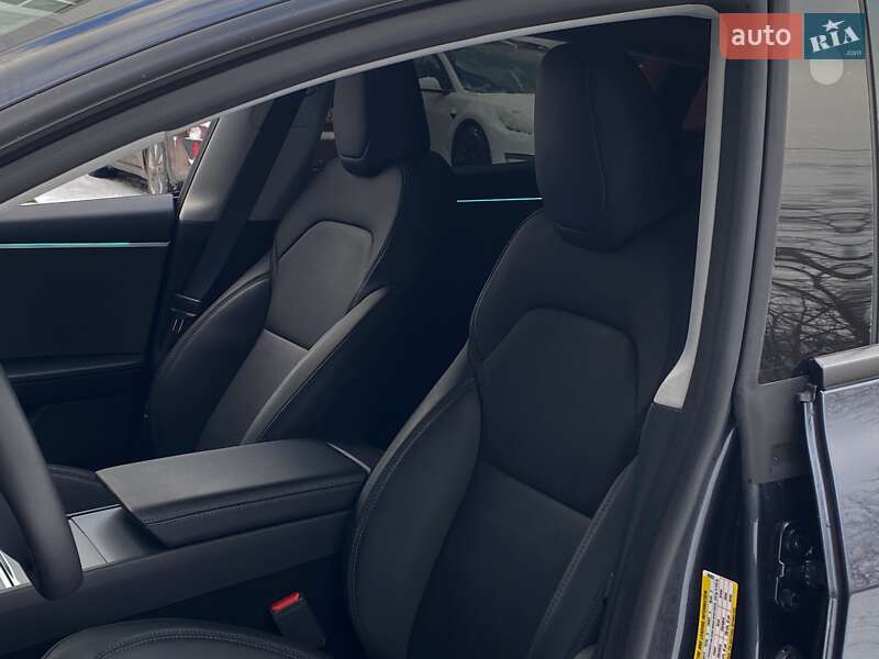 Седан Tesla Model 3 2024 в Киеве