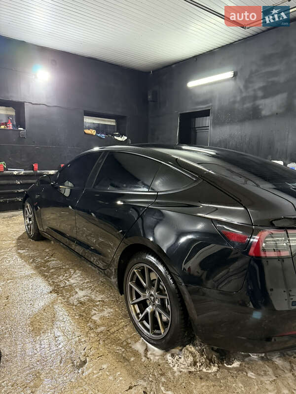 Седан Tesla Model 3 2021 в Каменском