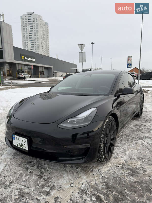 Седан Tesla Model 3 2023 в Киеве