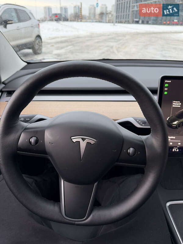 Седан Tesla Model 3 2023 в Киеве