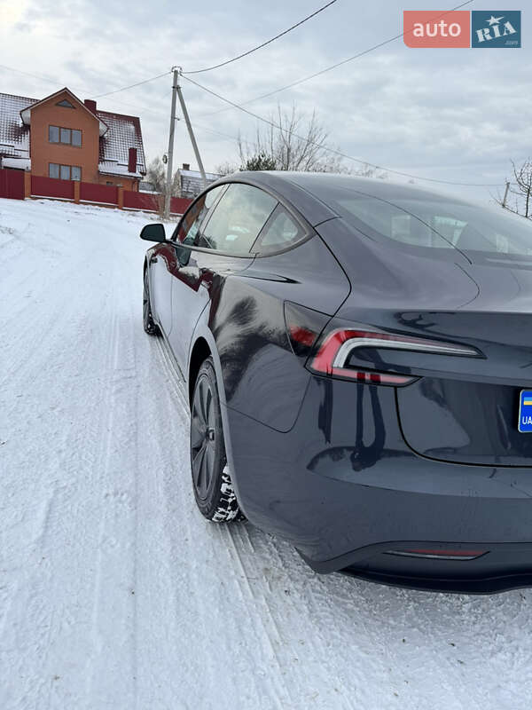 Седан Tesla Model 3 2024 в Костополе