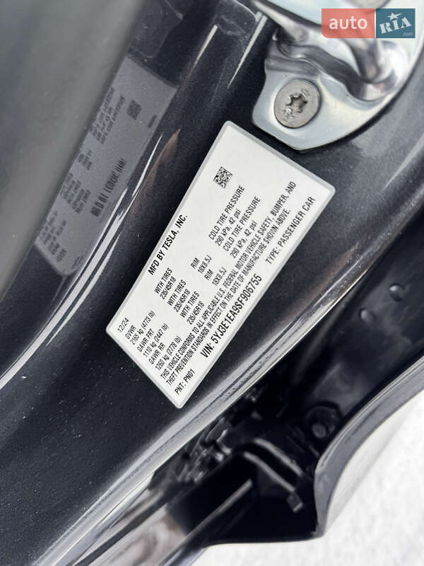 Седан Tesla Model 3 2024 в Костополе