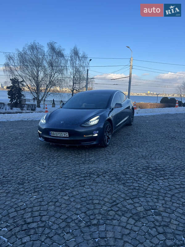Седан Tesla Model 3 2018 в Днепре