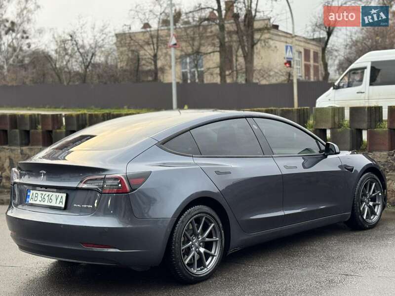 Седан Tesla Model 3 2022 в Виннице