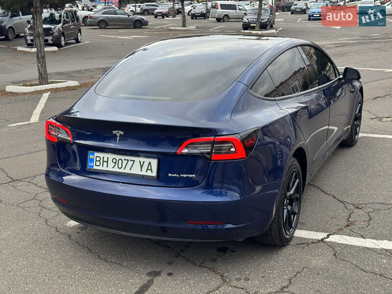 Седан Tesla Model 3 2022 в Одесі