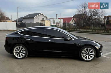 Седан Tesla Model 3 2020 в Ужгороде