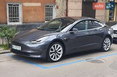 Седан Tesla Model 3 2019 в Львове