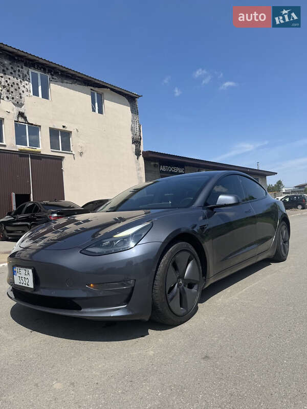 Седан Tesla Model 3 2022 в Кривом Роге