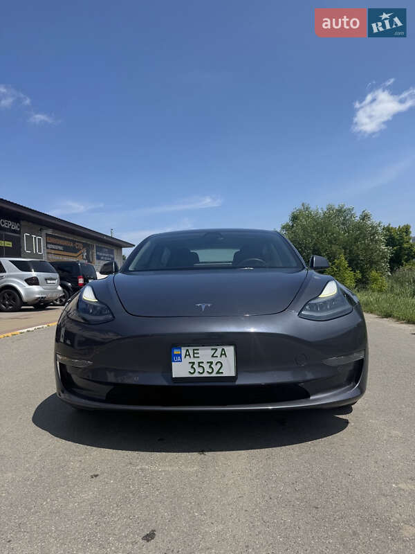 Седан Tesla Model 3 2022 в Кривом Роге