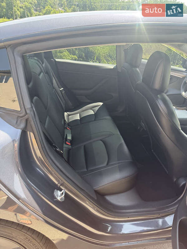 Седан Tesla Model 3 2022 в Кривом Роге