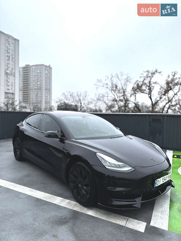 Седан Tesla Model 3 2018 в Ірпені