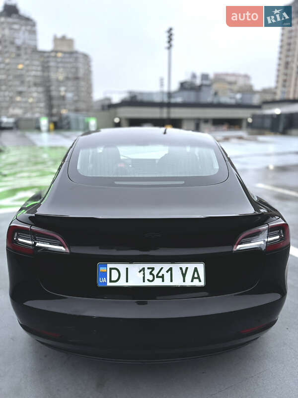 Седан Tesla Model 3 2018 в Ірпені