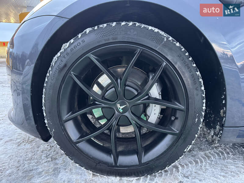 Седан Tesla Model 3 2021 в Луцке