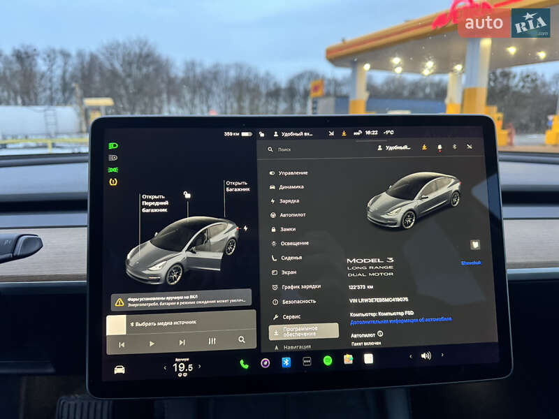 Седан Tesla Model 3 2021 в Луцке