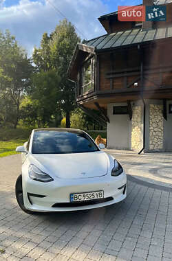 Седан Tesla Model 3 2019 в Львове