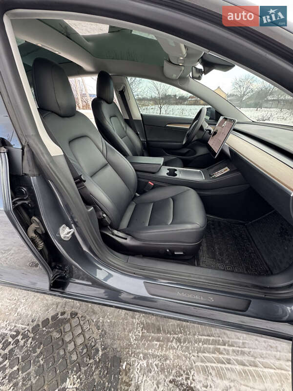 Седан Tesla Model 3 2022 в Львові