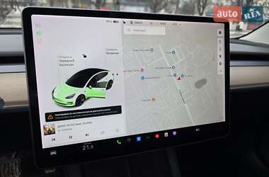Седан Tesla Model 3 2021 в Чернівцях