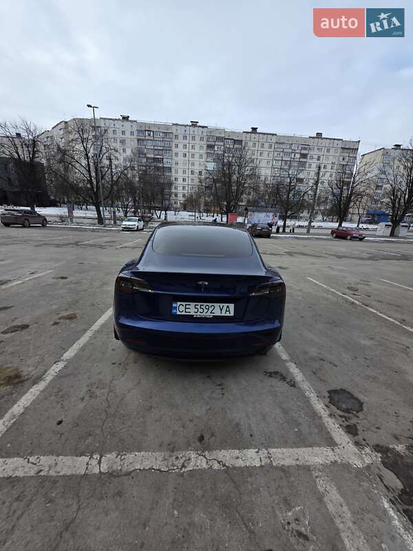Седан Tesla Model 3 2021 в Черновцах