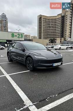 Седан Tesla Model 3 2025 в Києві