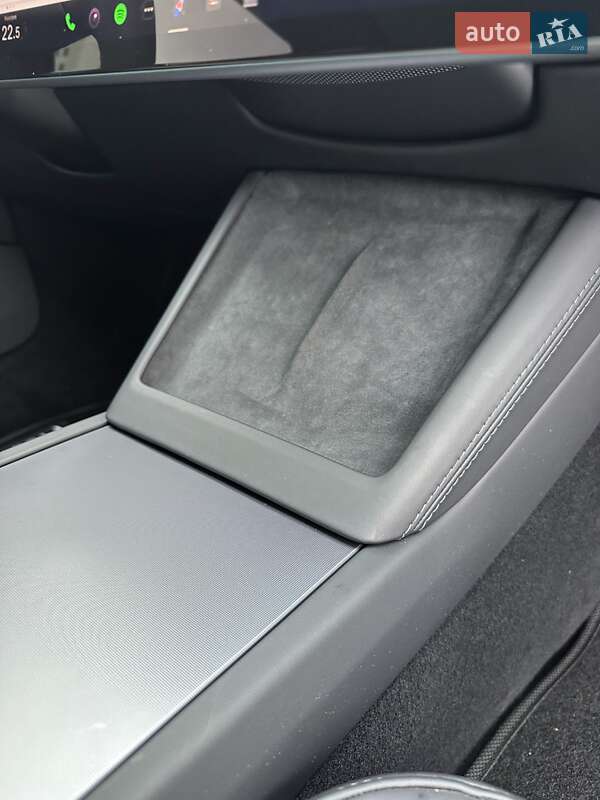 Седан Tesla Model 3 2025 в Киеве