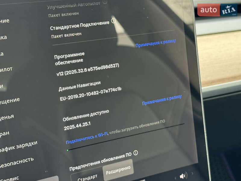 Седан Tesla Model 3 2018 в Ужгороді