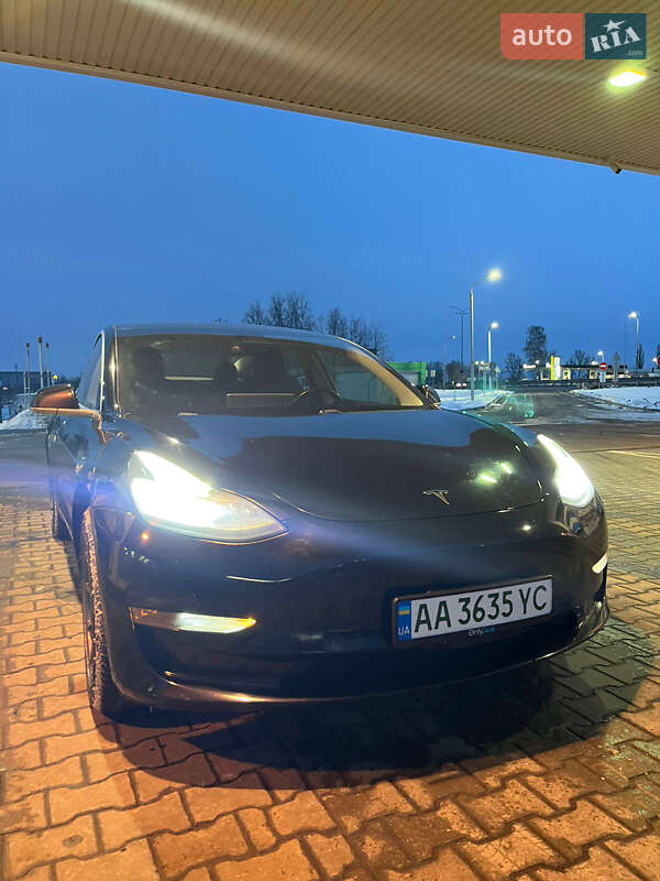 Седан Tesla Model 3 2018 в Киеве