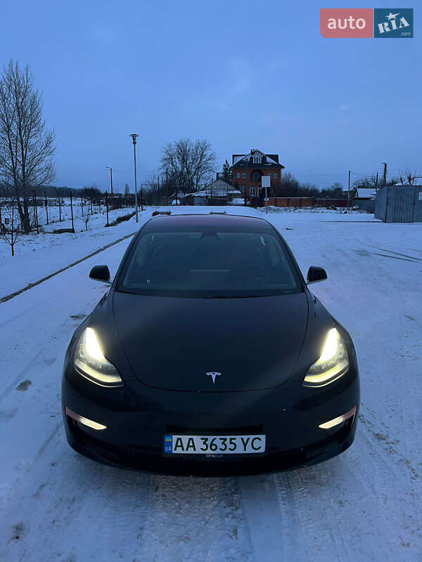 Седан Tesla Model 3 2018 в Киеве