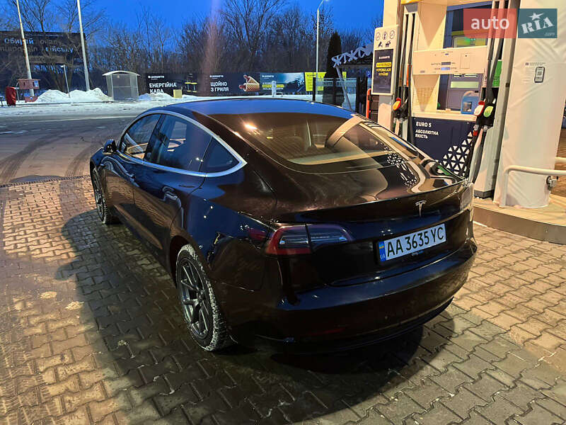 Седан Tesla Model 3 2018 в Киеве