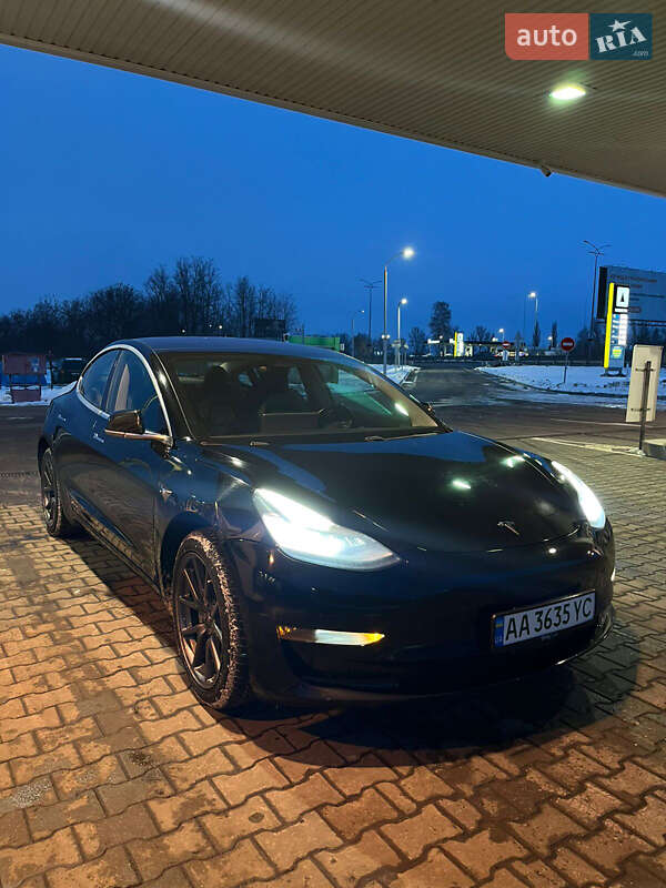 Седан Tesla Model 3 2018 в Киеве