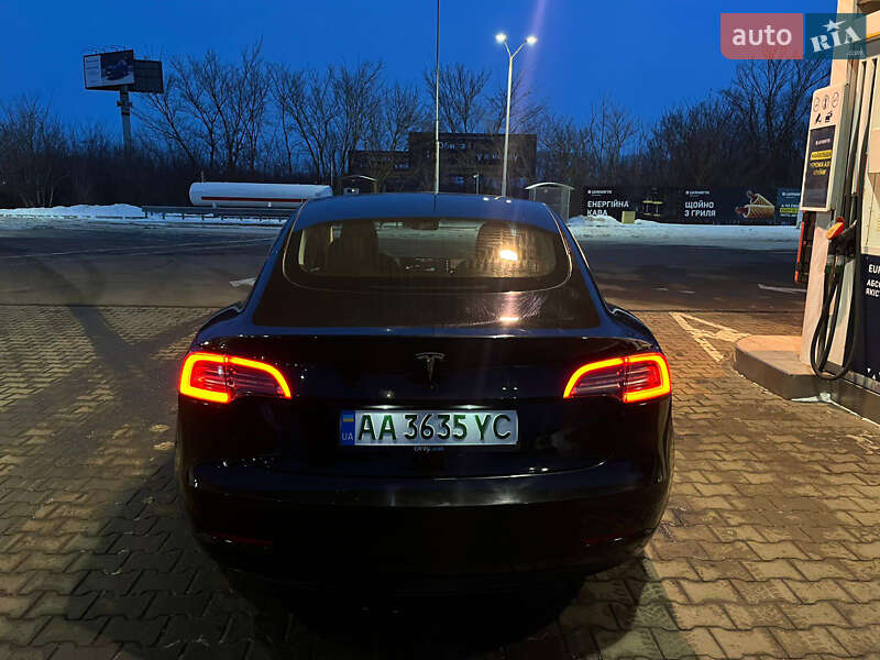 Седан Tesla Model 3 2018 в Киеве