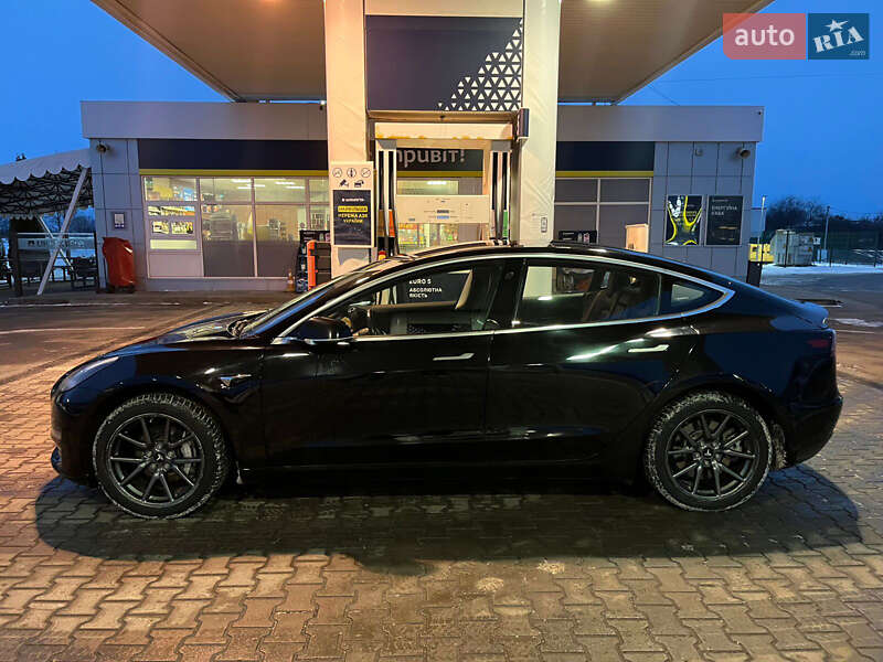 Седан Tesla Model 3 2018 в Киеве