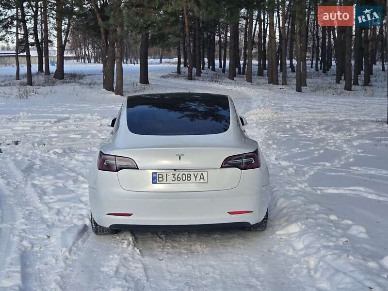 Седан Tesla Model 3 2019 в Пирятине