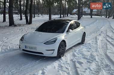 Седан Tesla Model 3 2019 в Пирятине