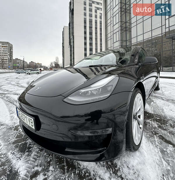 Седан Tesla Model 3 2022 в Днепре
