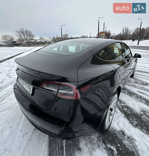 Седан Tesla Model 3 2022 в Днепре