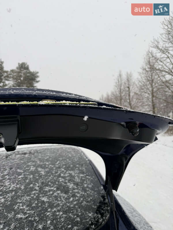 Седан Tesla Model 3 2022 в Умани