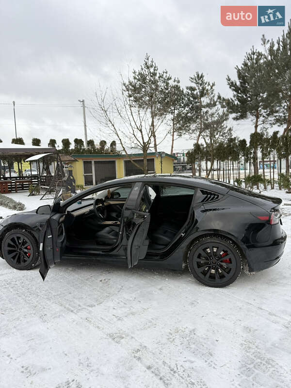 Седан Tesla Model 3 2022 в Львові