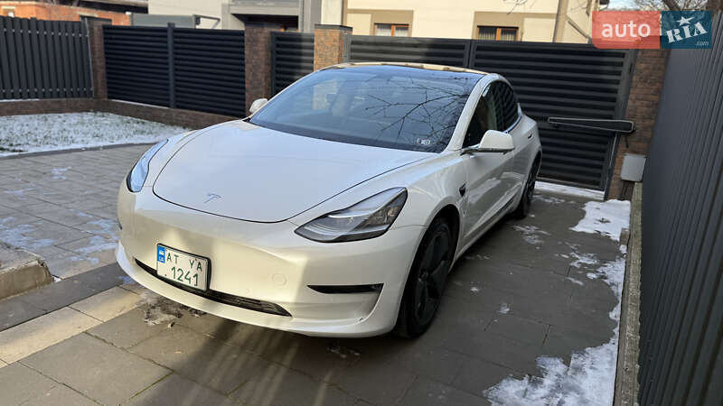 Седан Tesla Model 3 2020 в Івано-Франківську фото Седан Tesla Model 3 2020 в Івано-Франківську