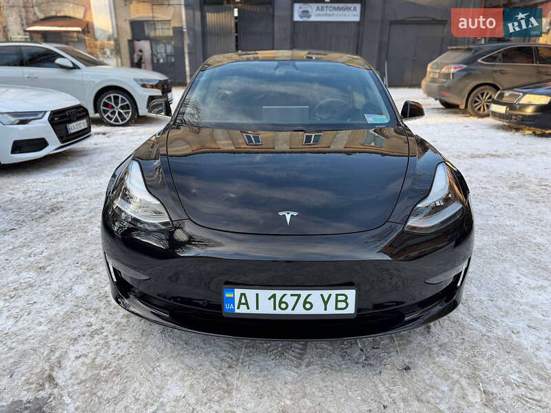 Седан Tesla Model 3 2020 в Киеве фото 3 Седан Tesla Model 3 2020 в Киеве