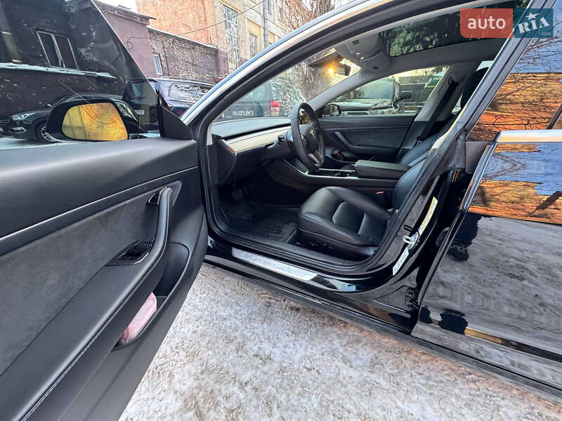 Седан Tesla Model 3 2020 в Киеве фото 13 Седан Tesla Model 3 2020 в Киеве