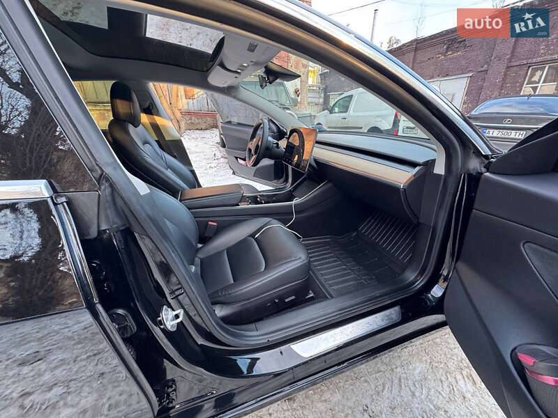 Седан Tesla Model 3 2020 в Киеве фото 16 Седан Tesla Model 3 2020 в Киеве