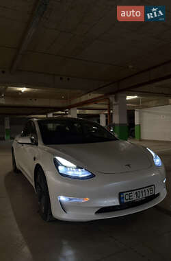 Седан Tesla Model 3 2021 в Черновцах