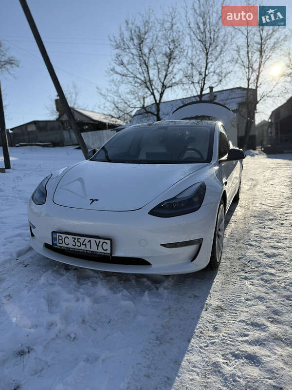 Седан Tesla Model 3 2022 в Львові